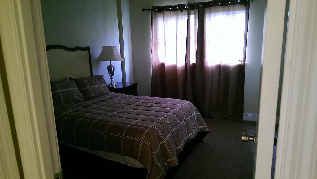 Bay Towers Apartment Titusville Room photo